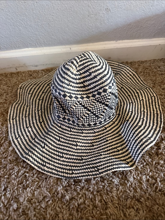 Roxy Accessories - Roxy Black and Cream Patterned Sun Hat (M/L)